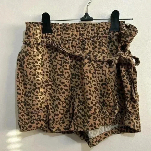 Aerie Leopard Print Camp Shorts  Tie Waist Paperbag Shorts size M - Picture 3 of 4